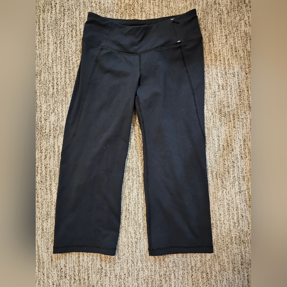 CALIA by Carrie Underwood Black Capris